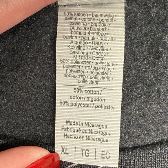 Gildan | Heavy Blend Sweatshirt with Alice in Wonderland Graphic | Black | XL - Picture 7 of 11